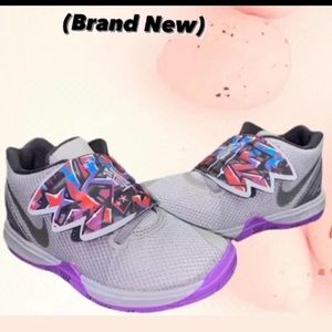 Kyrie Flytrap Sneakers Size 9